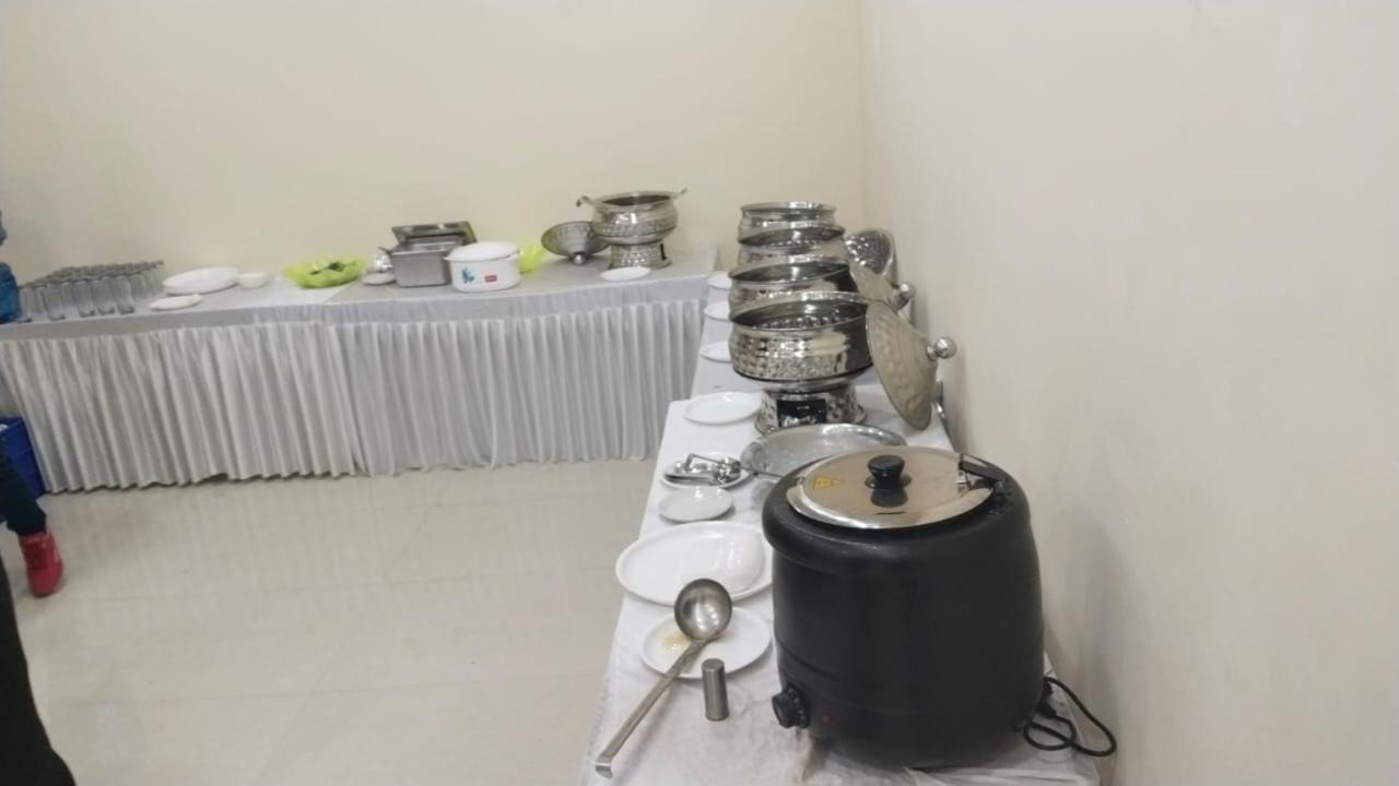 נוידה Shourya Hotel And Banquet מראה חיצוני תמונה